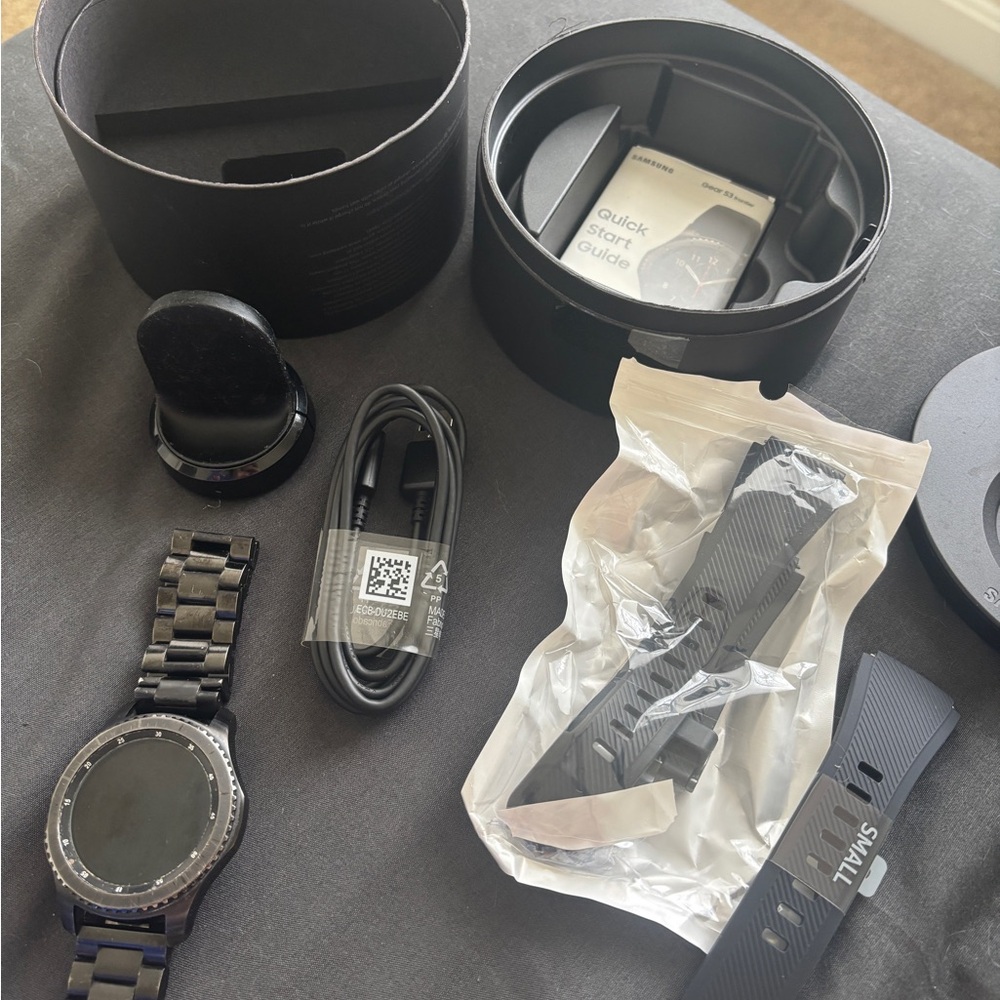 Samsung Gear S3 Frontier with Quick Start Guide